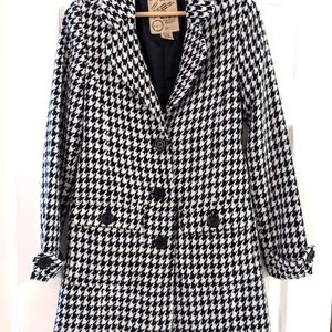 Beautiful Houndstooth Coat by Doki Geki Size Medium
